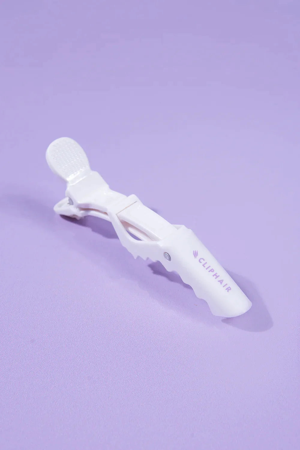 Alligator clips zoom image