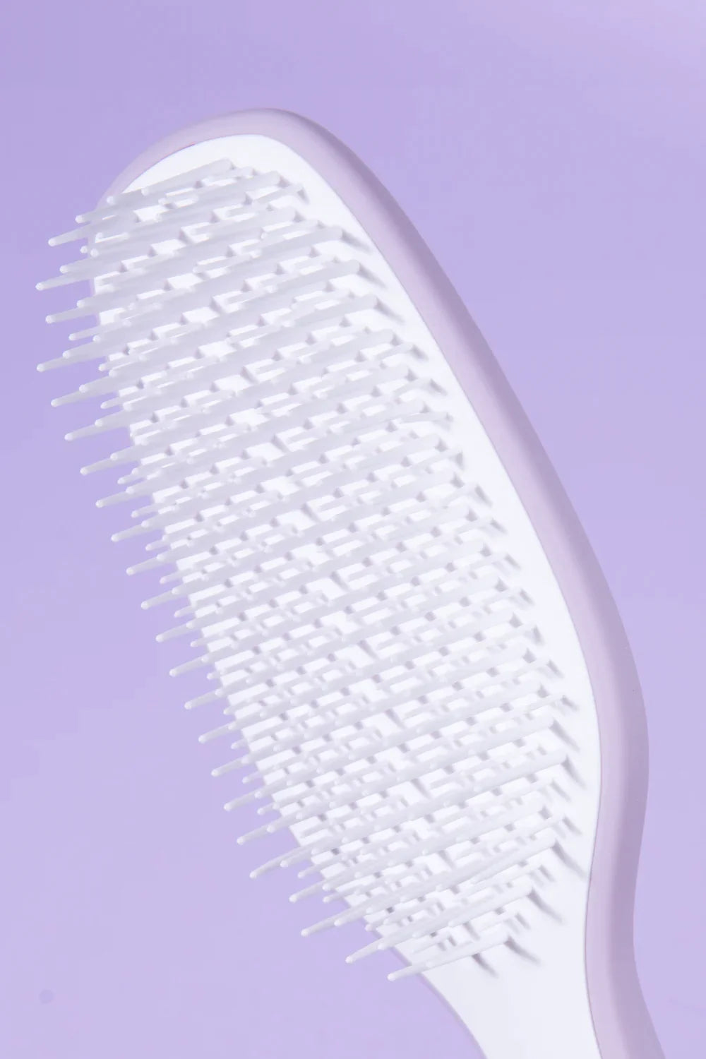 Detangling brush zoom image